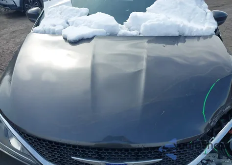 2019 Chrysler Pacifica Touring L z USA, uszkodzony, nr VIN 2C4RC1BG3KR675669